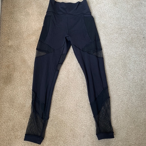 Lululemon size 6 pants see through mesh - Picture 1 of 9